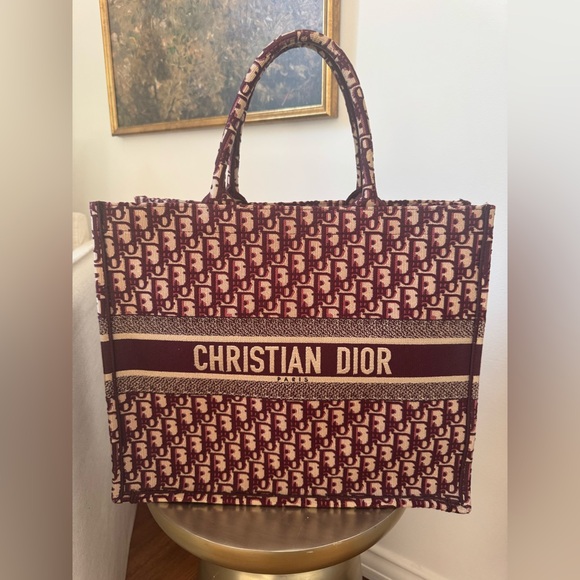 Christian Dior Book Tote
Oblique Jacquard
Burgundy 
Large - Picture 1 of 7